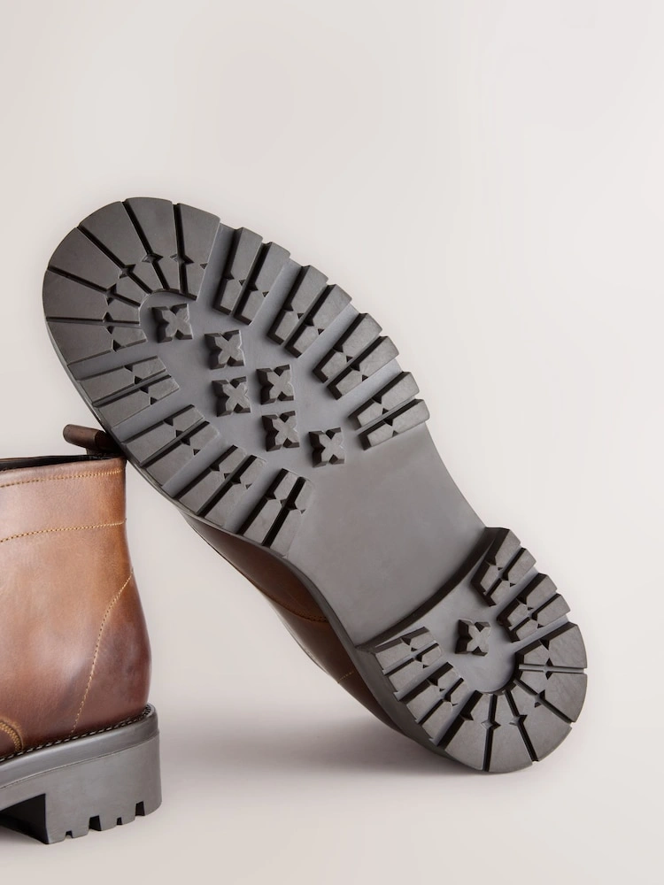 Tan Brown Chunky Leather Chukka Boots image 4