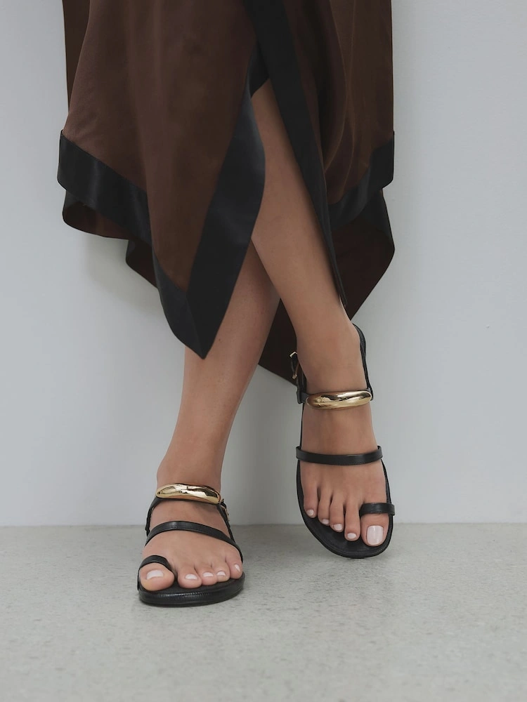 Black Leather Hardware Toe Loop Sandals image 3